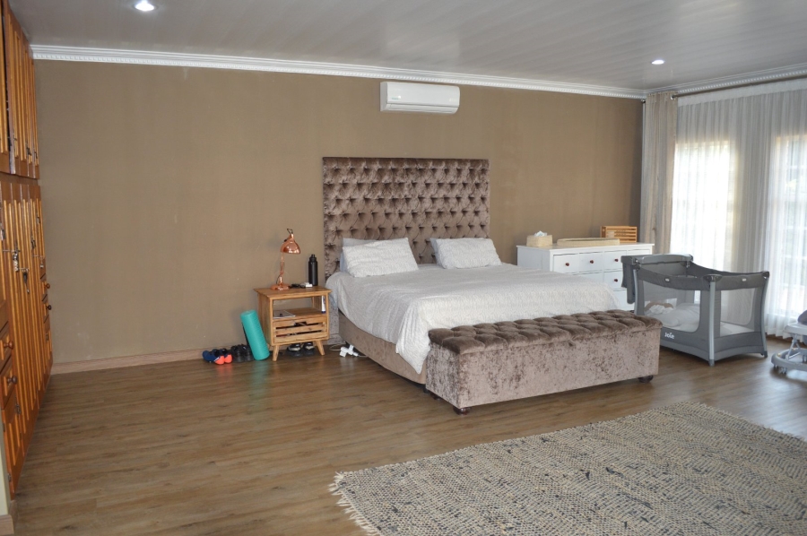 4 Bedroom Property for Sale in Flamwood North West